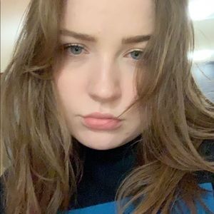 Meet your Posher, Chloe